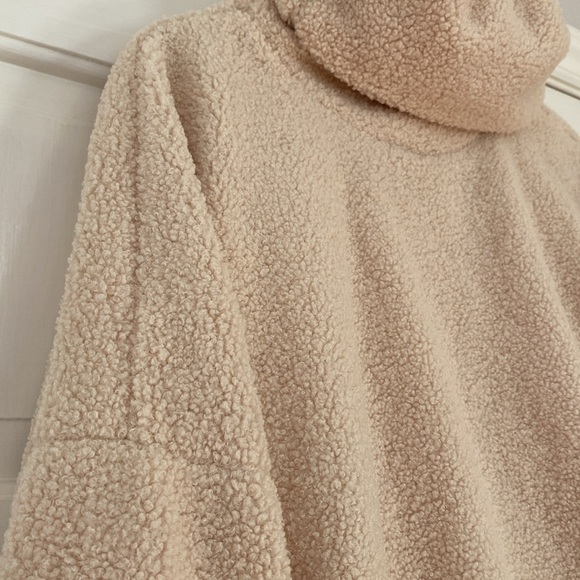 Tuckernuck Tan Teddy Fleece Rollins Pullover XS Sherpa Tan Cream Neutral Warm - Picture 6 of 9